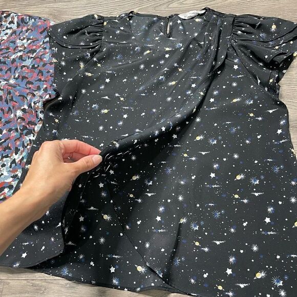 BCBG Blouses Set of 2 Tops Womens Size S - M Loose Fitting Short Sleeve - Picture 4 of 7